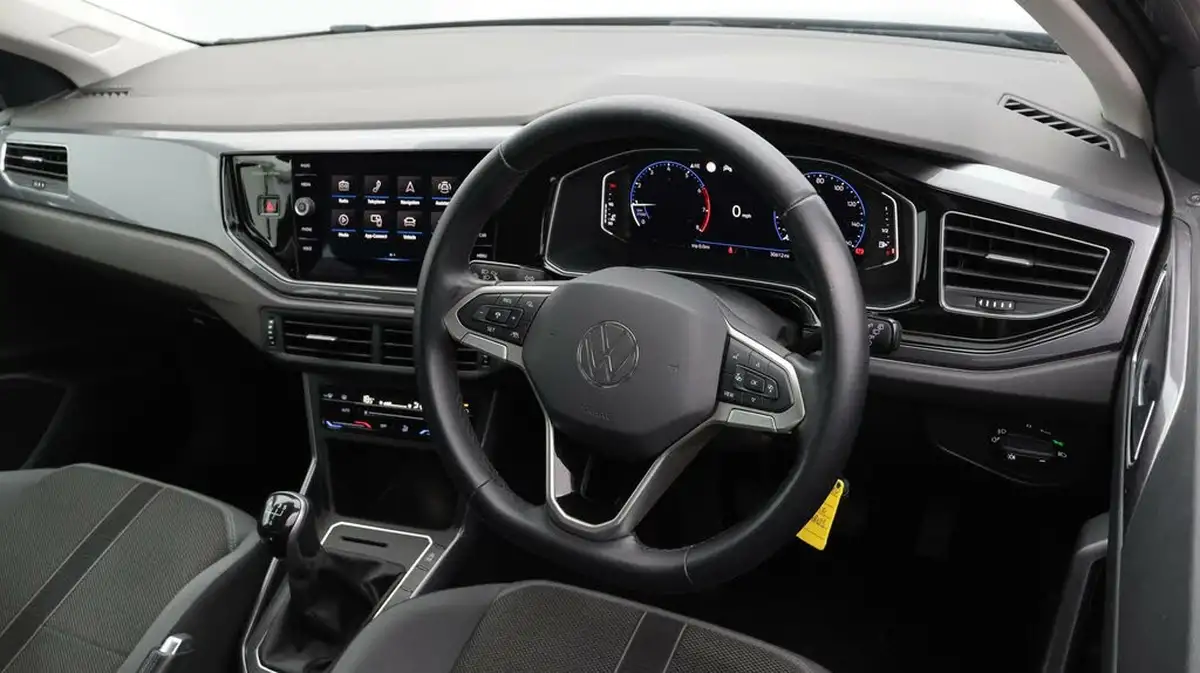 2022-volkswagen-polo-10-tsi-style-big-9