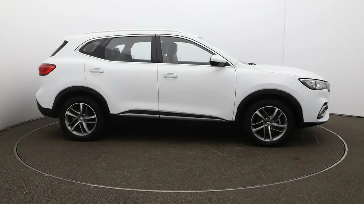 2022-mg-hs-15t-gdi-excite-162ps-big-39