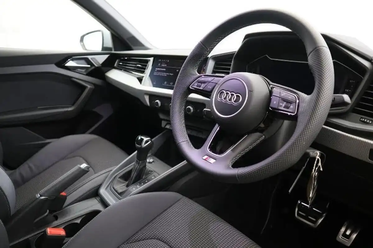 2024-audi-a1-10-30-tfsi-s-line-116ps-tronic-big-6