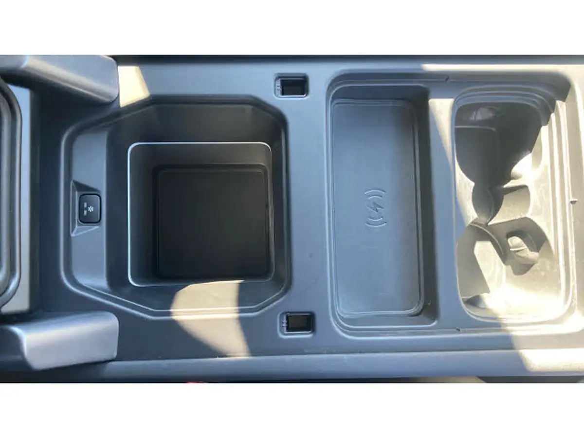 2021-land-rover-110-defender-30-d250-xs-edition-big-33
