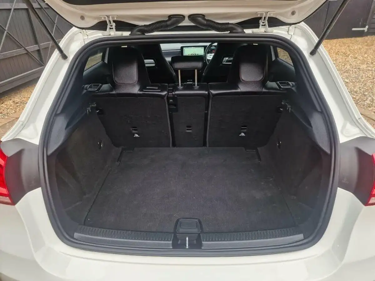 2019-mercedes-benz-a-class-20-a220-amg-line-premium-hatchback-5d-big-20