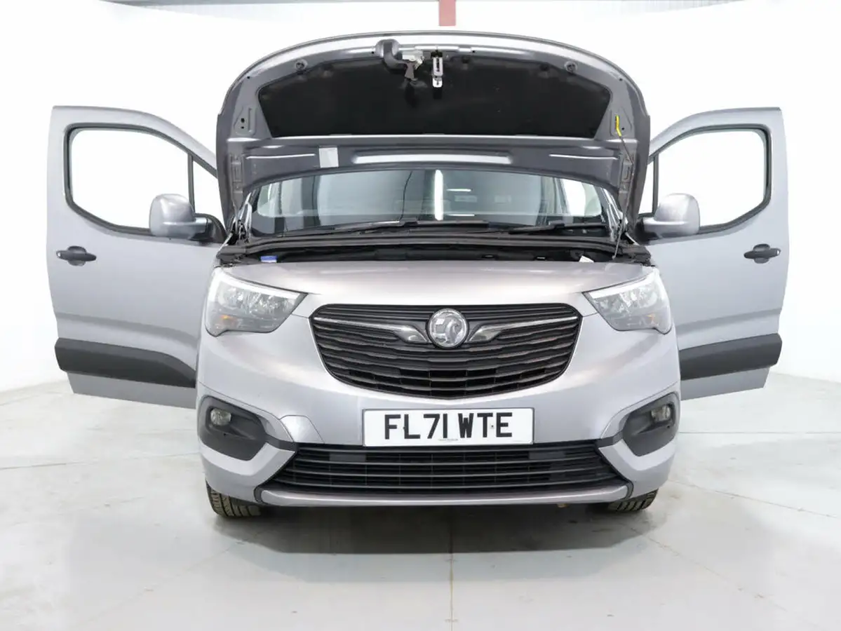 2021-vauxhall-combo-15cdti-griffin-2000-big-43