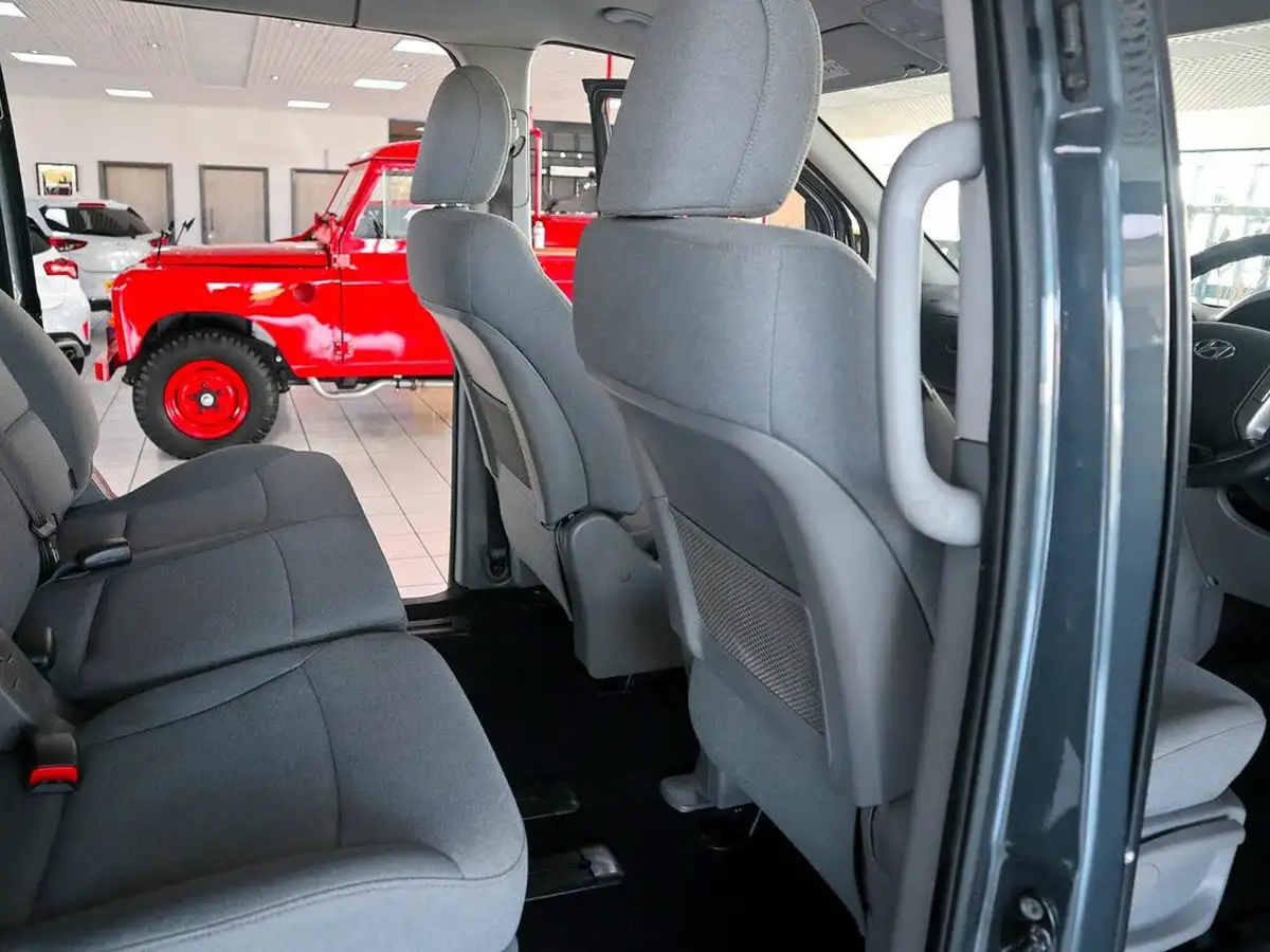 2019-hyundai-i800-25crdi-se-nav-136ps-big-16