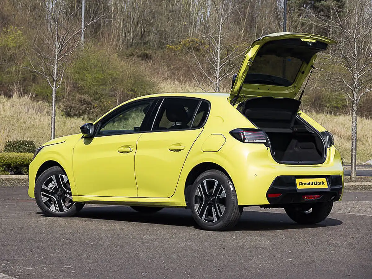 2025-peugeot-208-12-puretech-allure-big-16