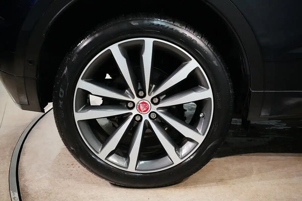 2018-jaguar-e-pace-20-i4d-r-dynamic-hse-180ps-big-18