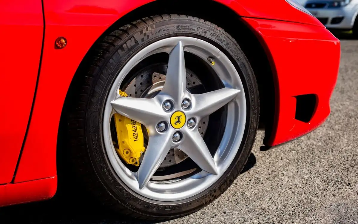 2001-ferrari-360-36-modena-big-3