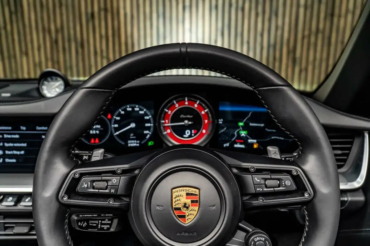 2021-porsche-911-38-turbo-580ps-cabriolet-big-33