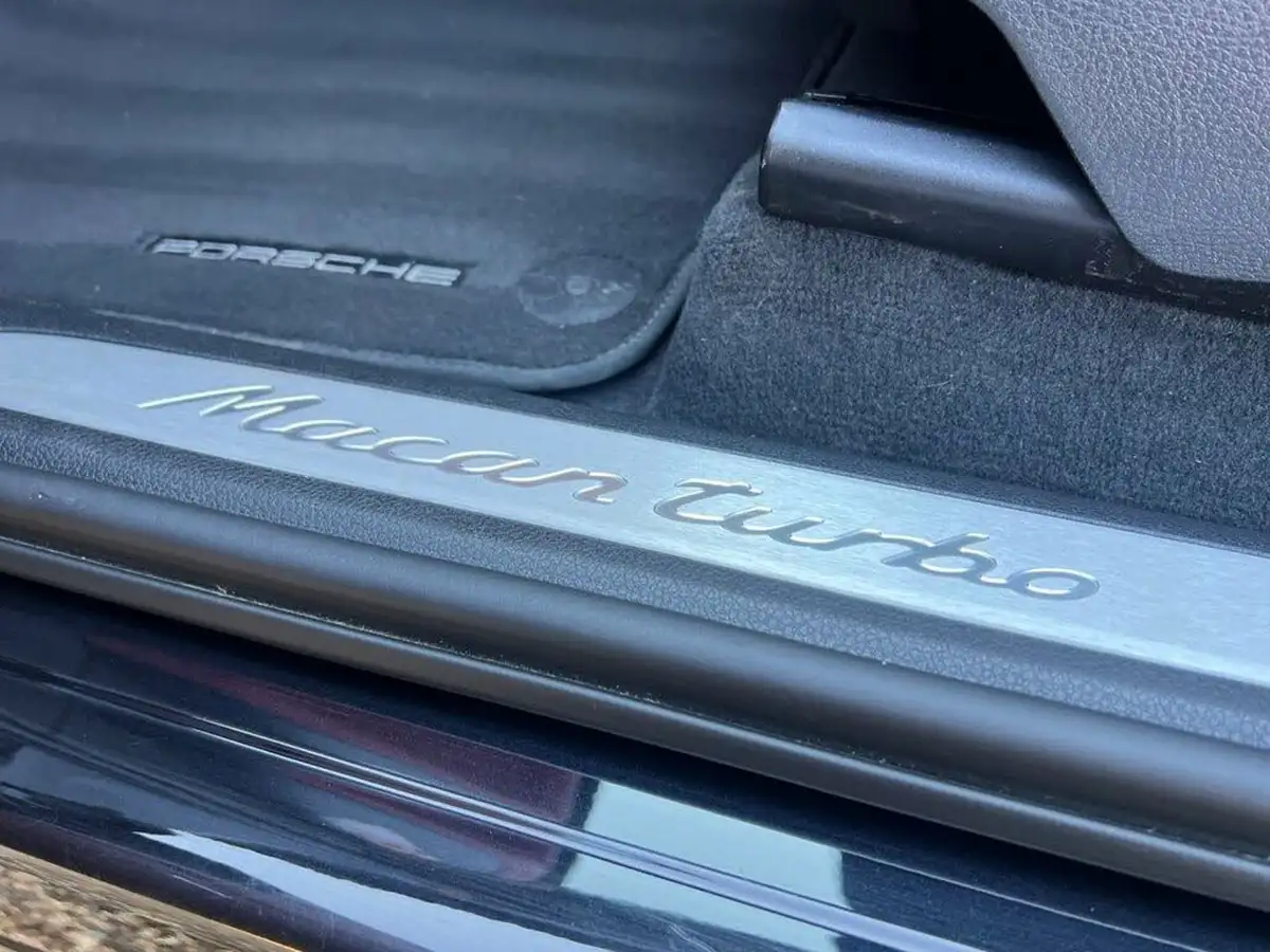 2015-porsche-macan-36-turbo-big-22