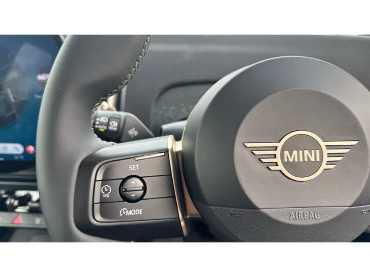2024-mini-countryman-e-cooper-e-classic-big-16