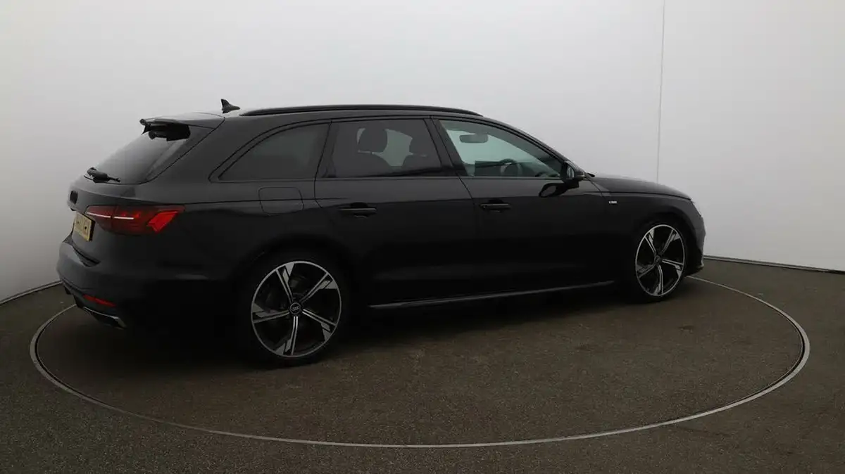 2022-audi-a4-avant-20-35-tfsi-black-edition-s-tronic-big-45