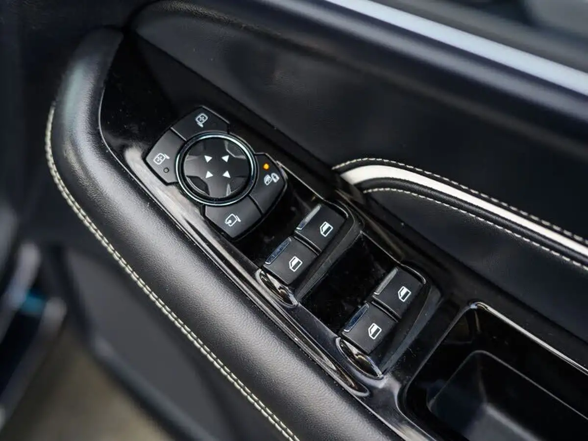 2019-ford-edge-20-vignale-big-25
