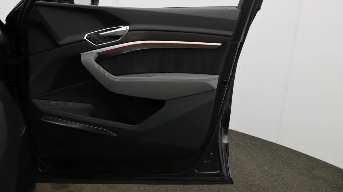 2021-audi-e-tron-50e-s-line-station-wagon-big-14