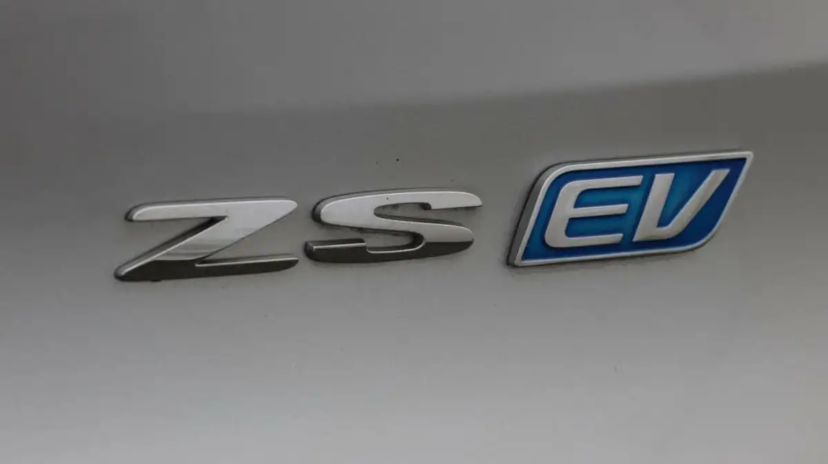 2023-mg-zs-suv-e-trophy-connect-ev-176ps-big-22