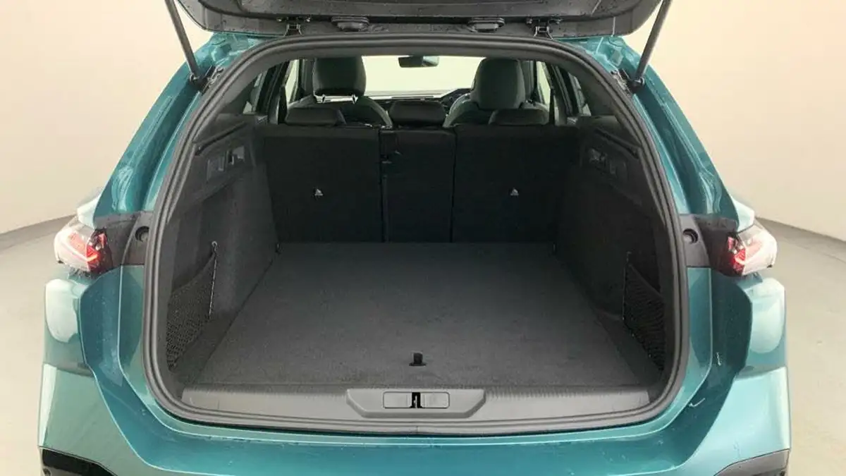 2024-peugeot-308-sw-16-puretech-gt-225ps-big-4