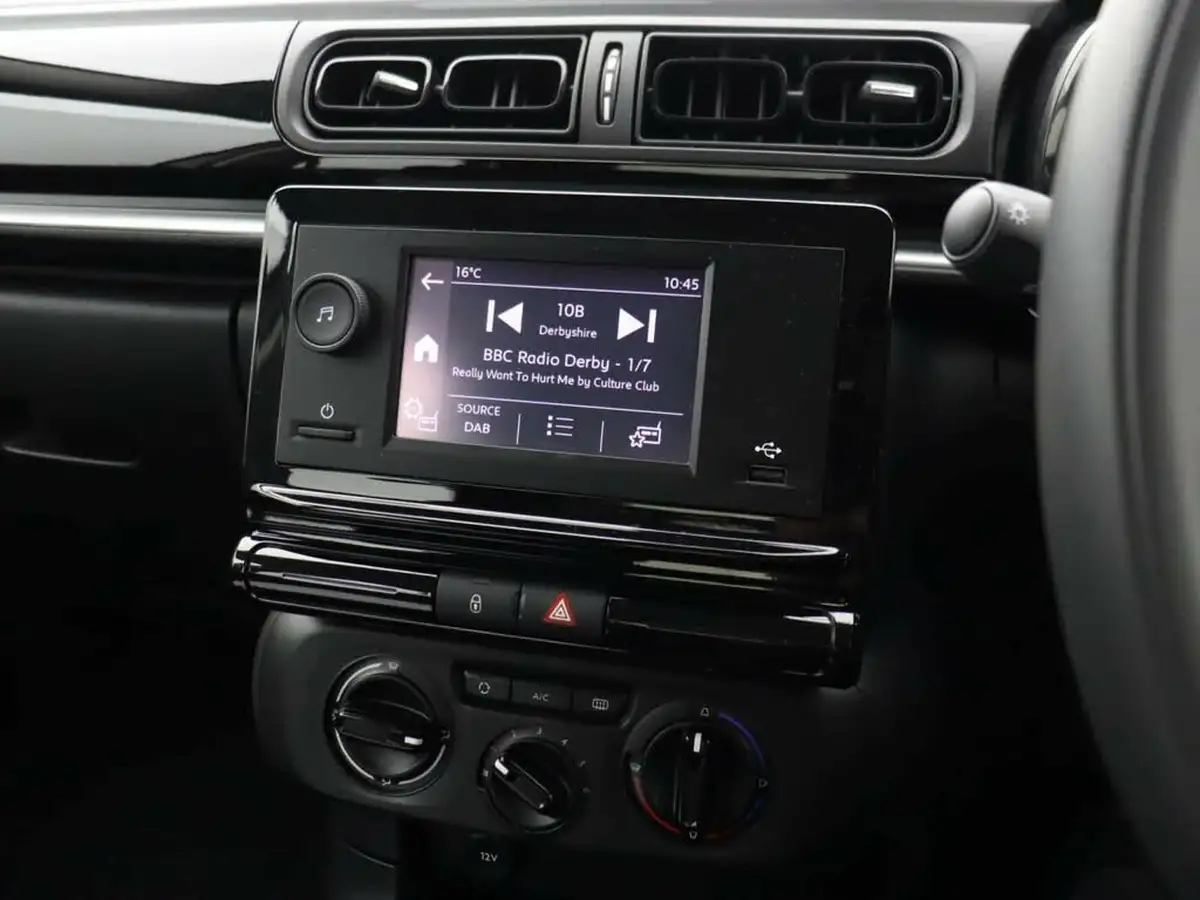 2022-citroen-c3-12-puretech-you-big-15