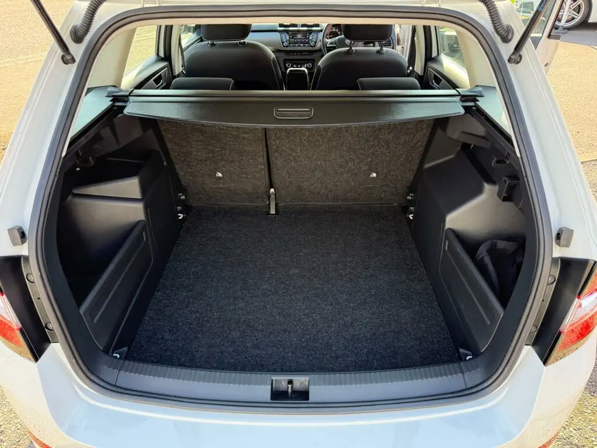 2020-skoda-fabia-10-tsi-se-l-109ps-estate-big-8