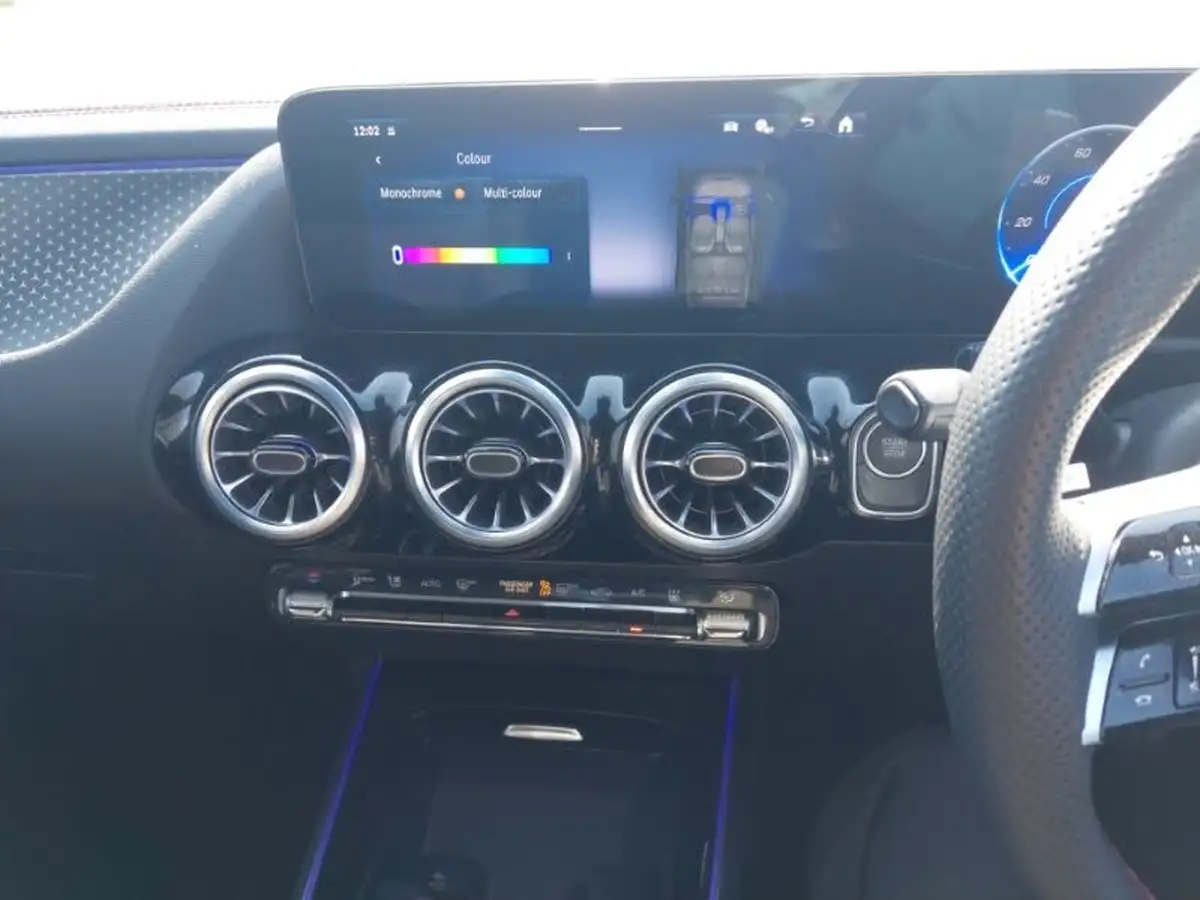 2024-mercedes-benz-eqa-e-eqa-250-amg-line-executive-big-16