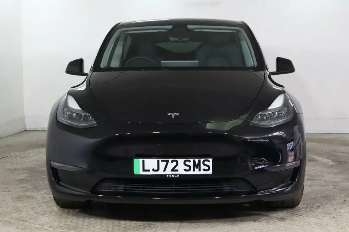 2023-tesla-model-y-e-performance-big-1