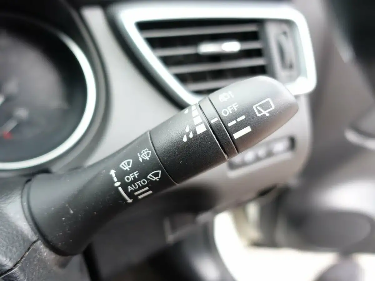 2017-nissan-qashqai-12-dig-t-n-connecta-big-21