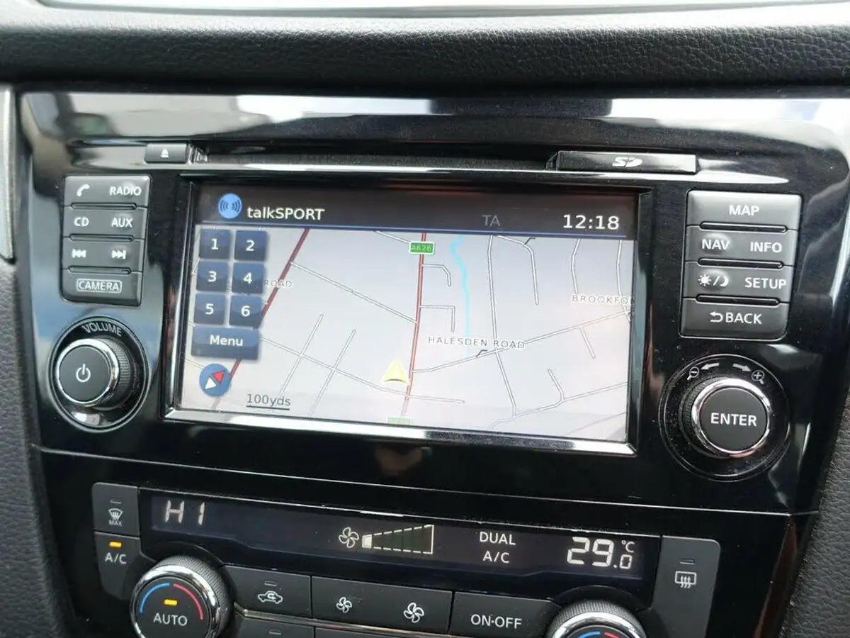 2017-nissan-qashqai-12-dig-t-n-connecta-big-1