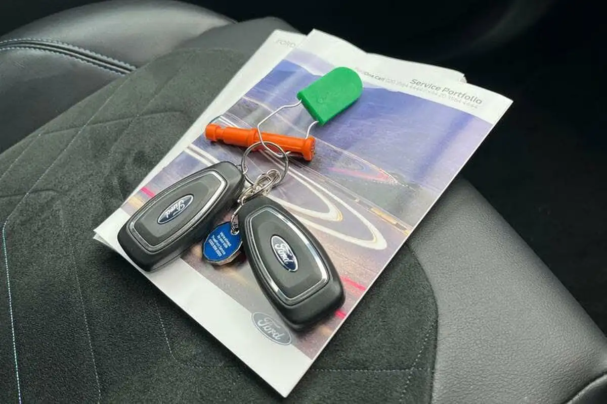 2023-ford-fiesta-big-21