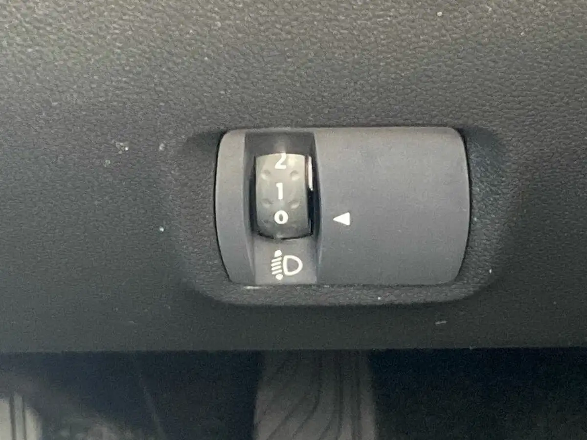 2022-dacia-sandero-10-sce-essential-big-18