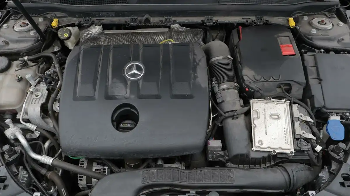 2021-mercedes-benz-a-class-15d-a180d-amg-line-hatchback-5d-7g-dct-big-19