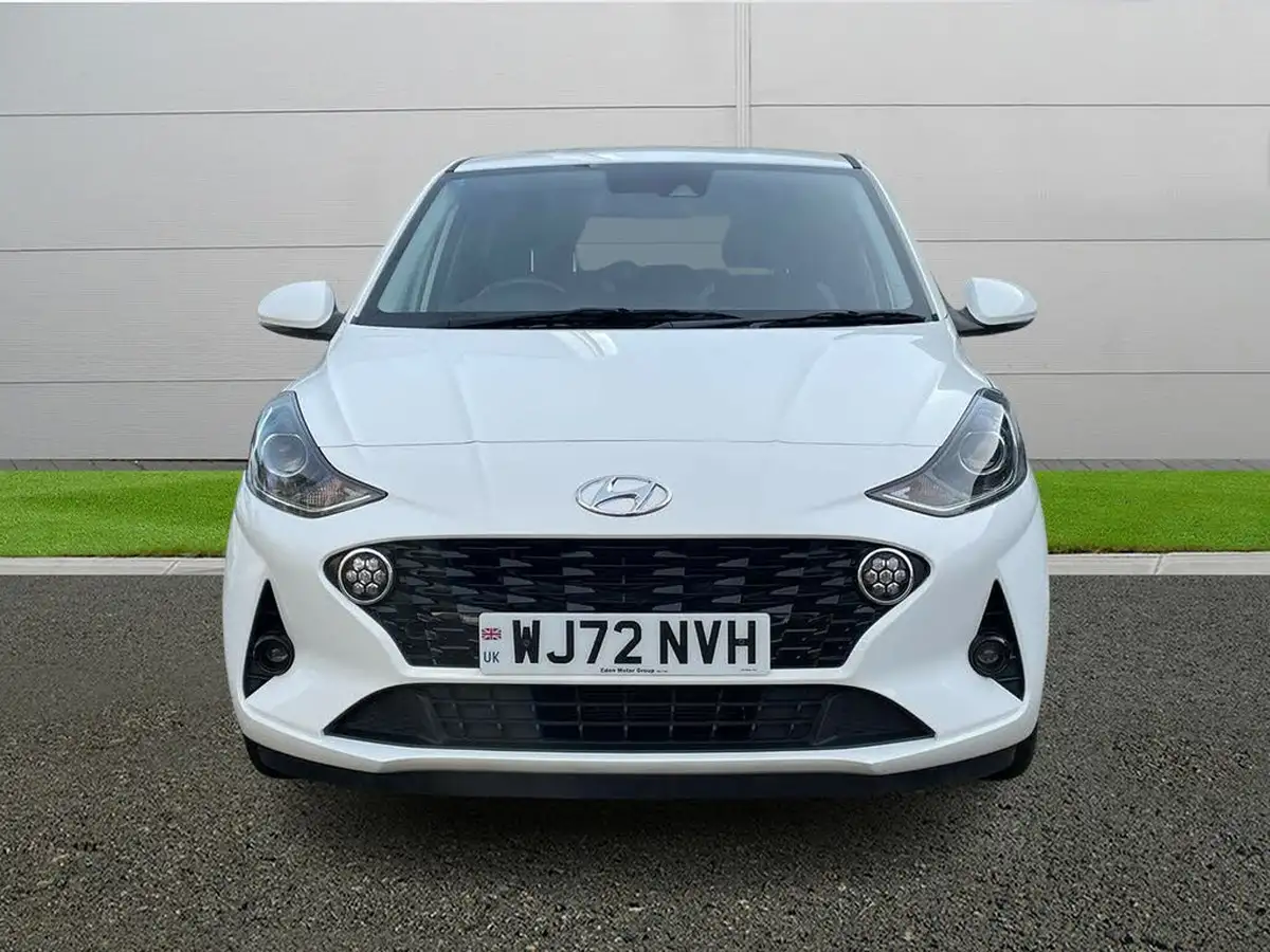 2022-hyundai-i10-10-premium-big-1