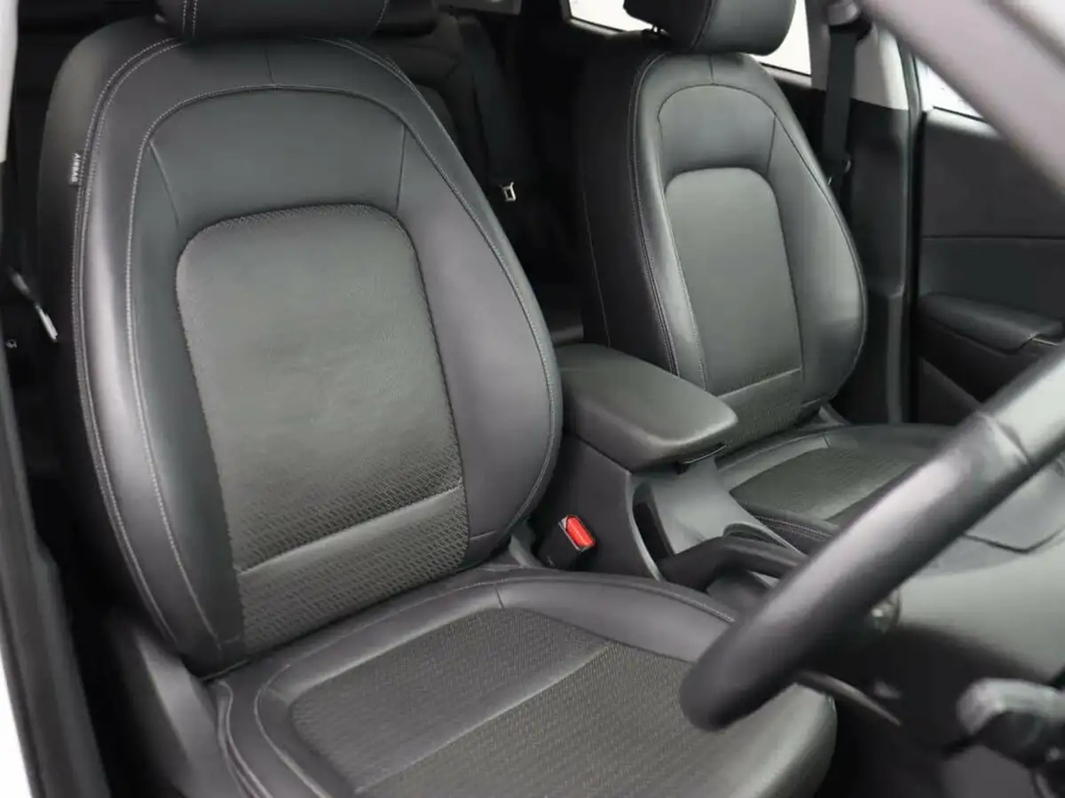 2017-hyundai-kona-10-t-gdi-premium-se-big-6