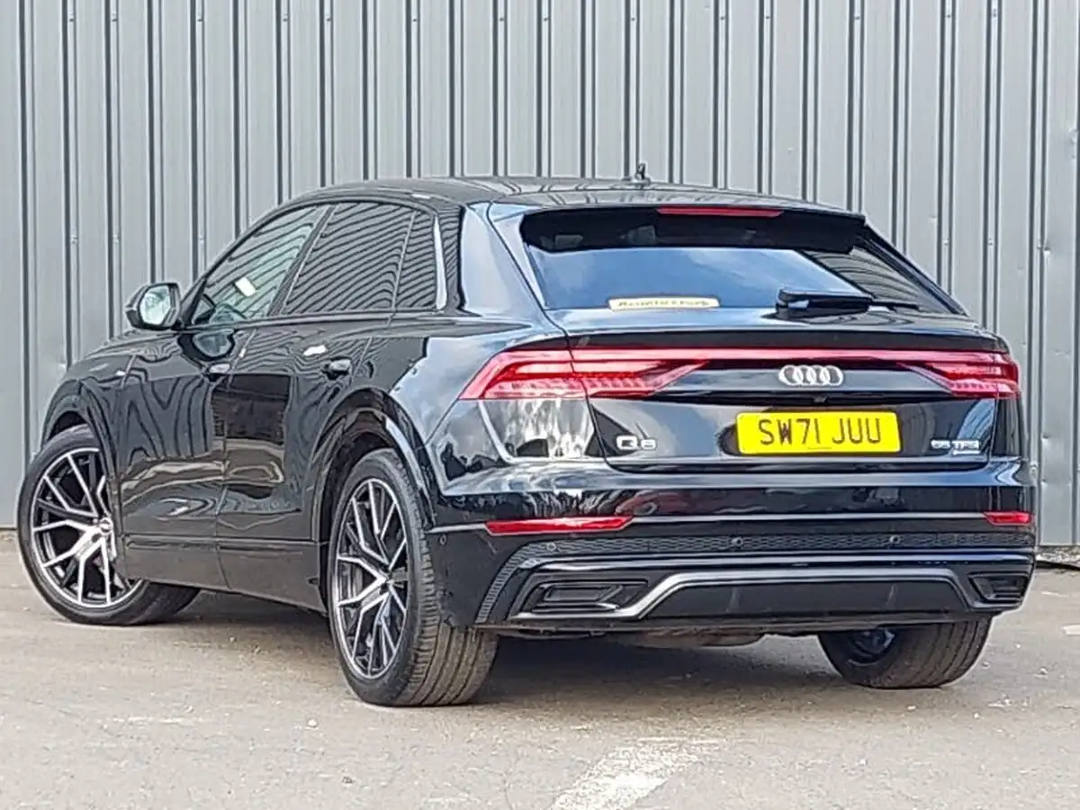 2022-audi-q8-30-55-tfsi-black-edition-big-1