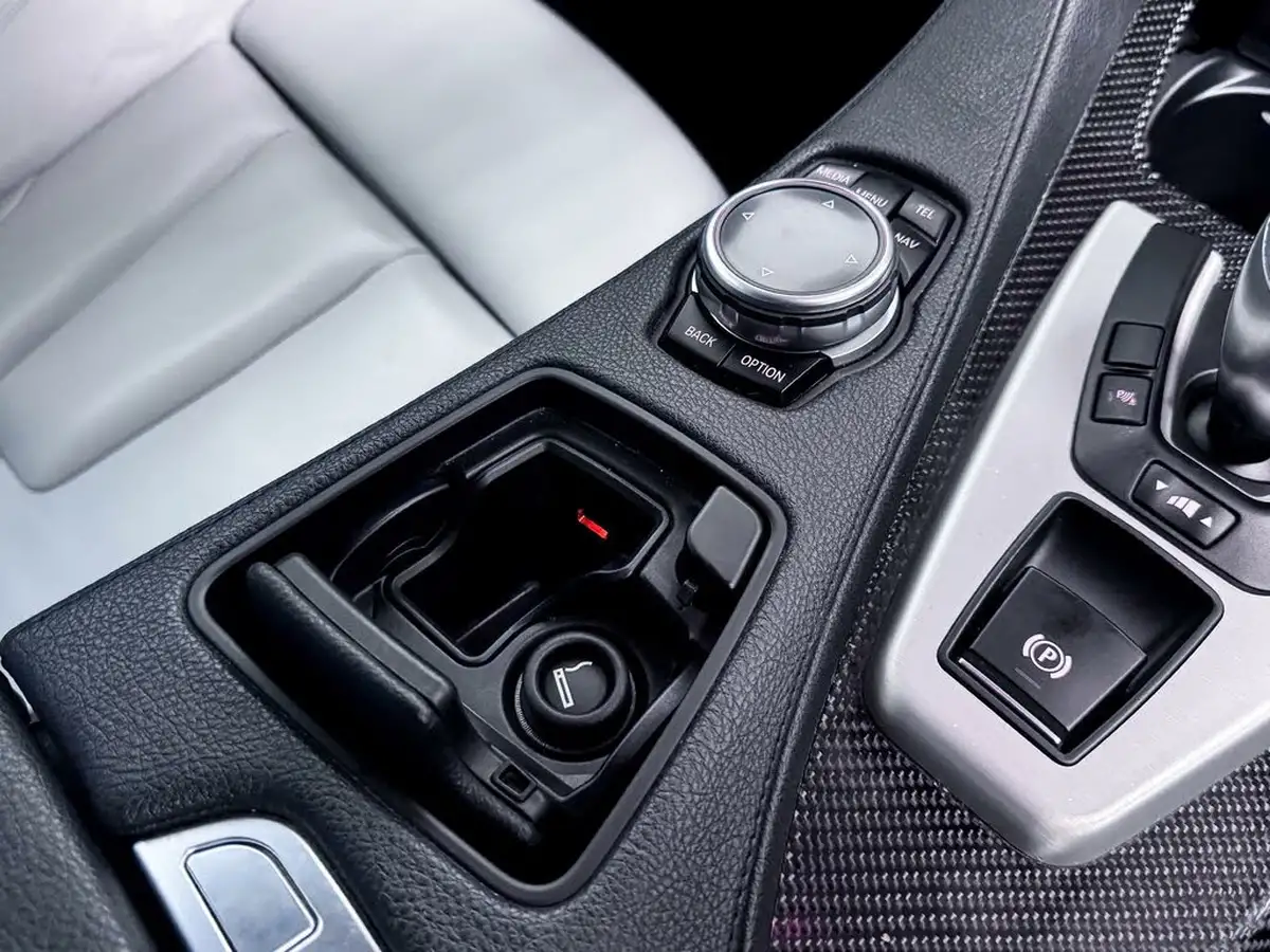 2014-bmw-6-series-44-m6-coupe-2d-big-23