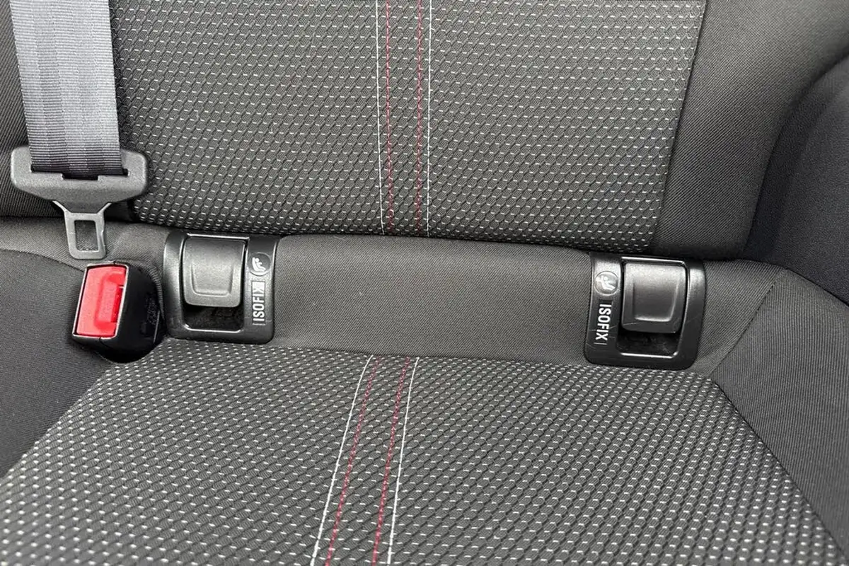 2017-vauxhall-corsa-14i-sri-75ps-ecoflex-3d-big-32