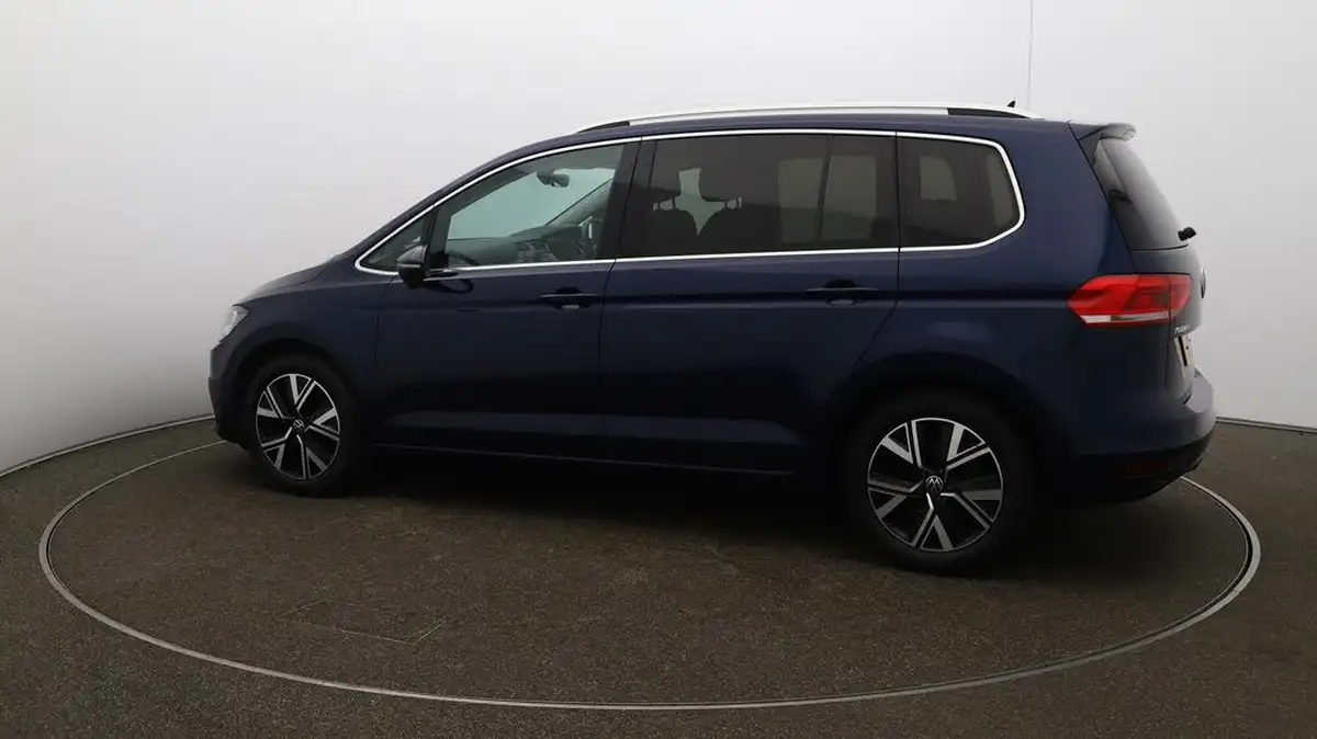 2021-volkswagen-touran-15-tsi-sel-dsg-big-40