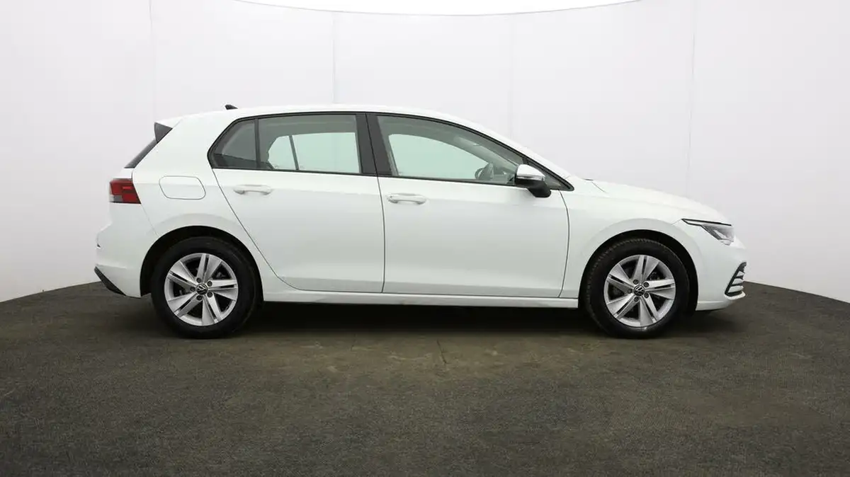 2022-volkswagen-golf-15-tsi-life-150ps-hatchback-big-43