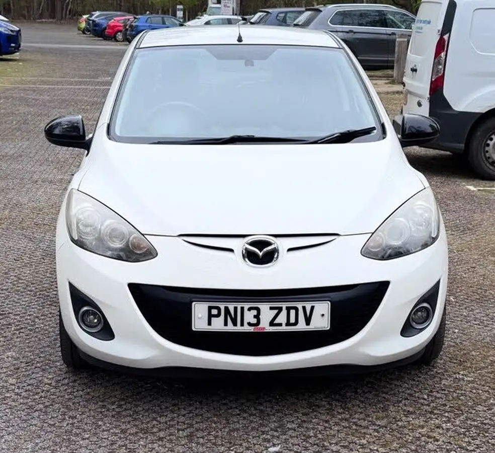 2013-mazda-mazda2-13-venture-big-6