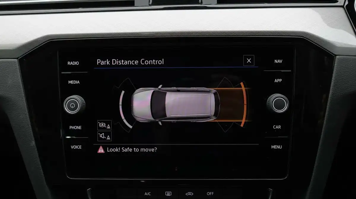 2022-volkswagen-passat-20tdi-se-nav-150ps-estate-5d-dsg-big-24