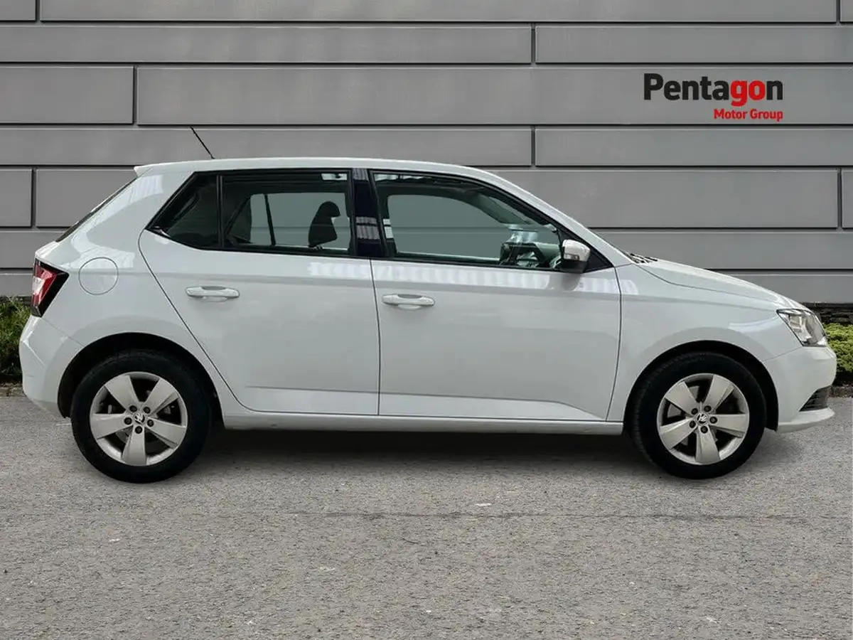 2018-skoda-fabia-10-tsi-se-109ps-ss-hatchback-dsg-big-10
