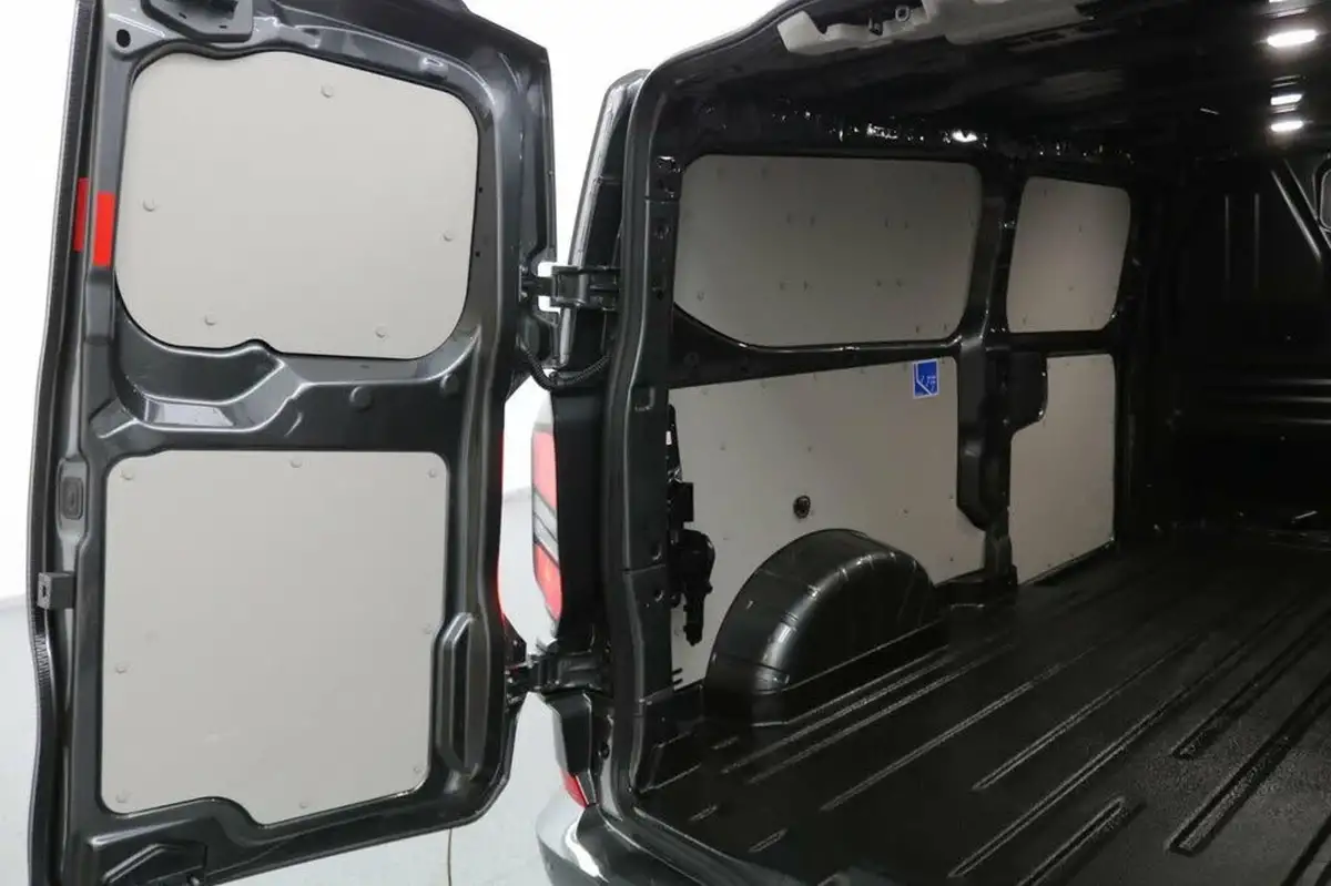 2023-ford-transit-custom-20tdci-320-l2h1-limited-136pseu6e-panel-van-1996cc-auto-big-16