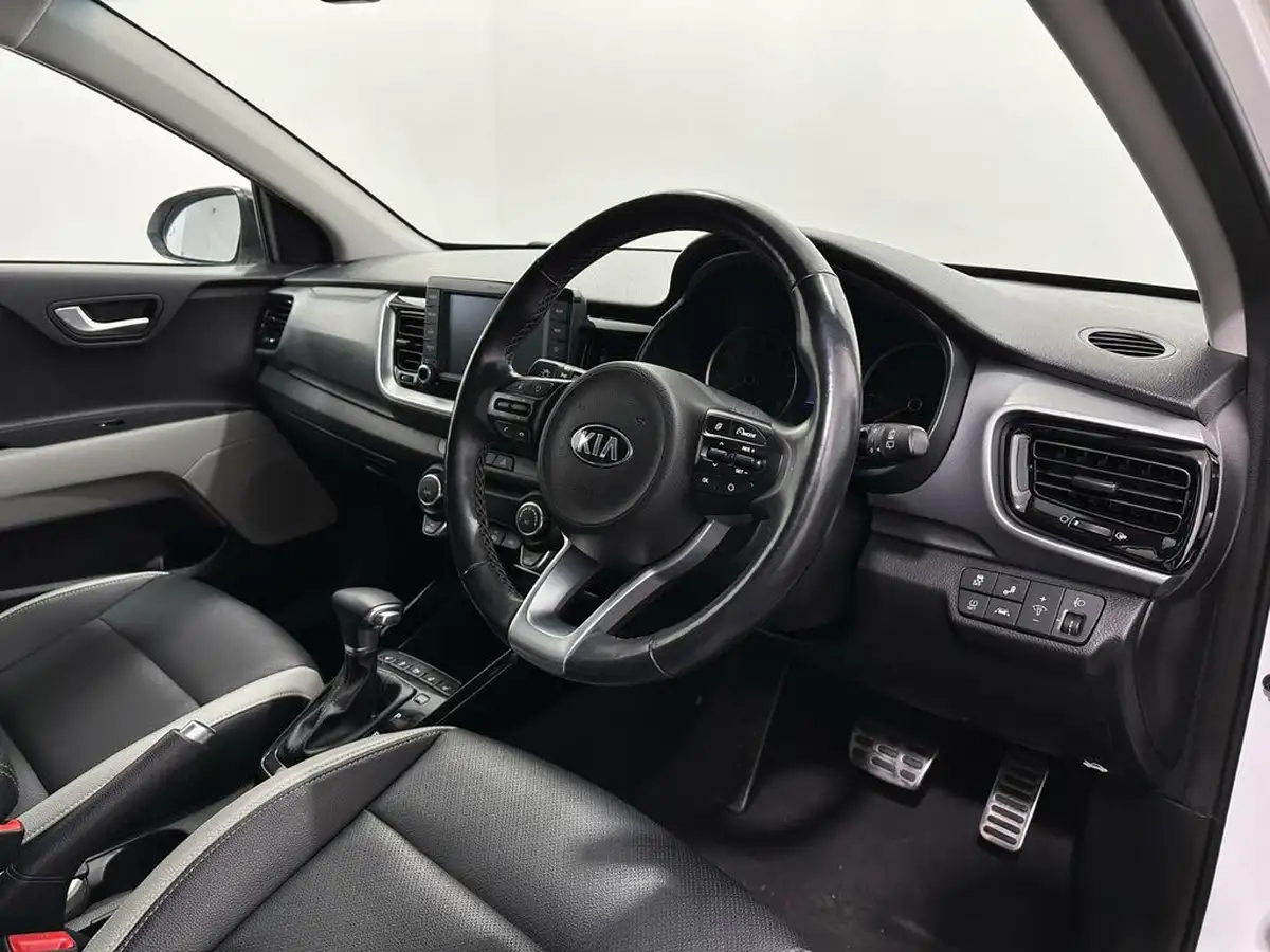 2019-kia-stonic-10-t-gdi-4-dct-big-8