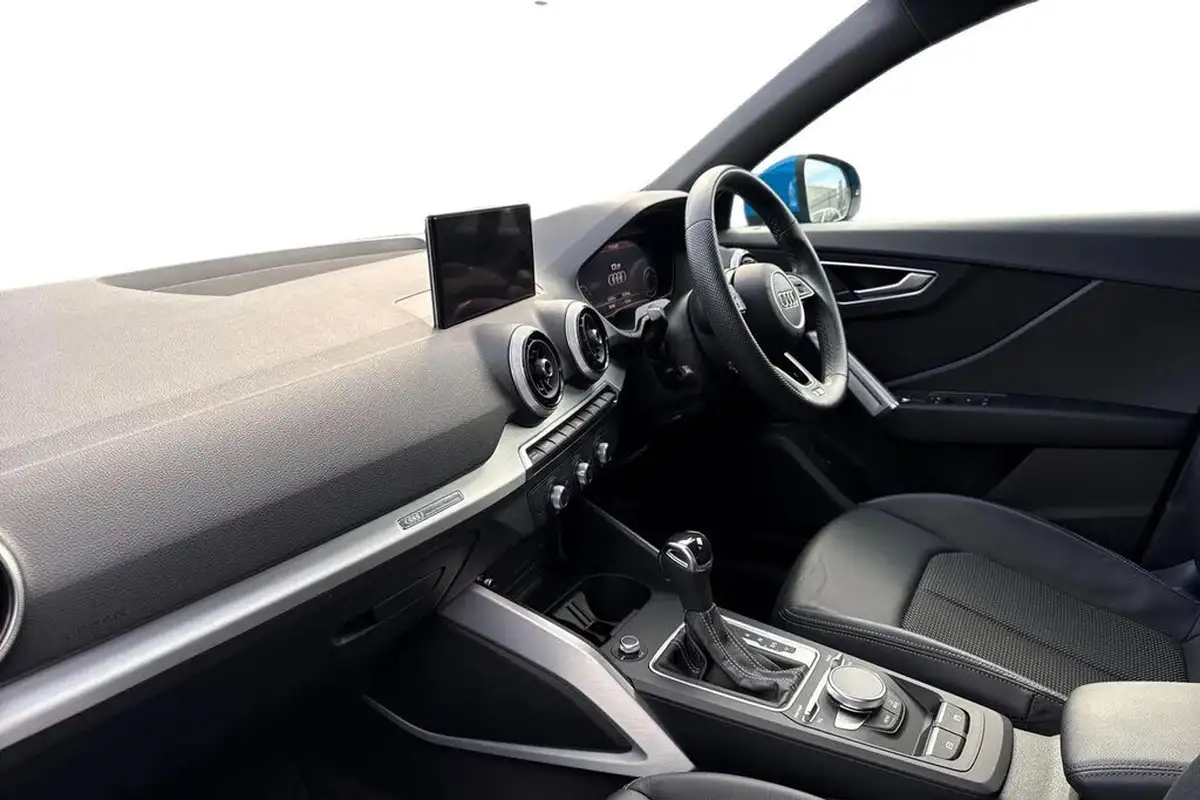 2022-audi-q2-15-35-tfsi-s-line-tronic-big-14