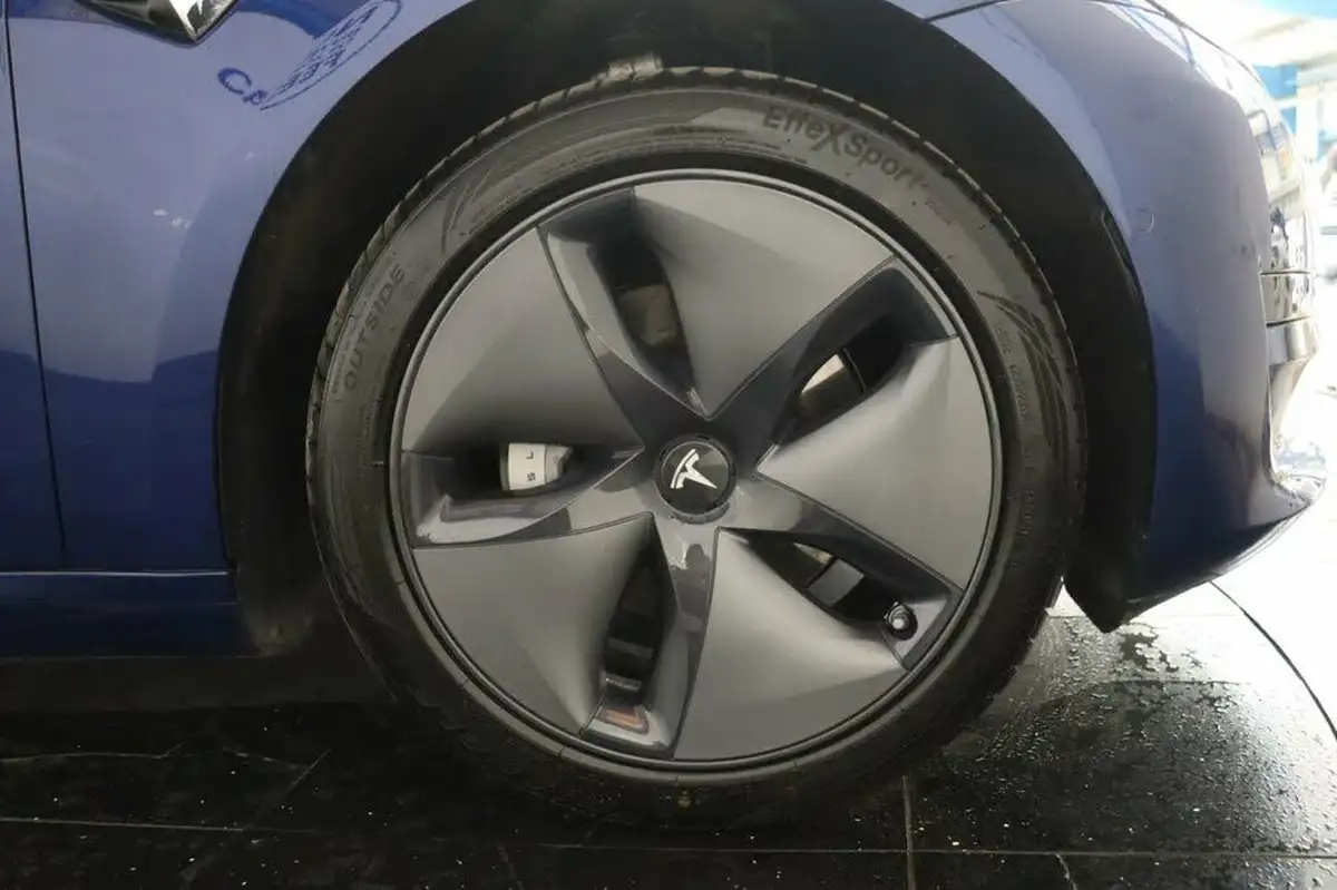 2020-tesla-model-3-e-standard-plus-big-31