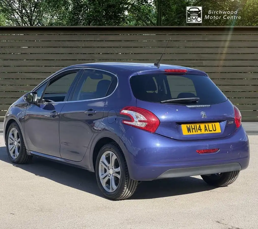 2014-peugeot-208-16-allure-5d-auto-big-4