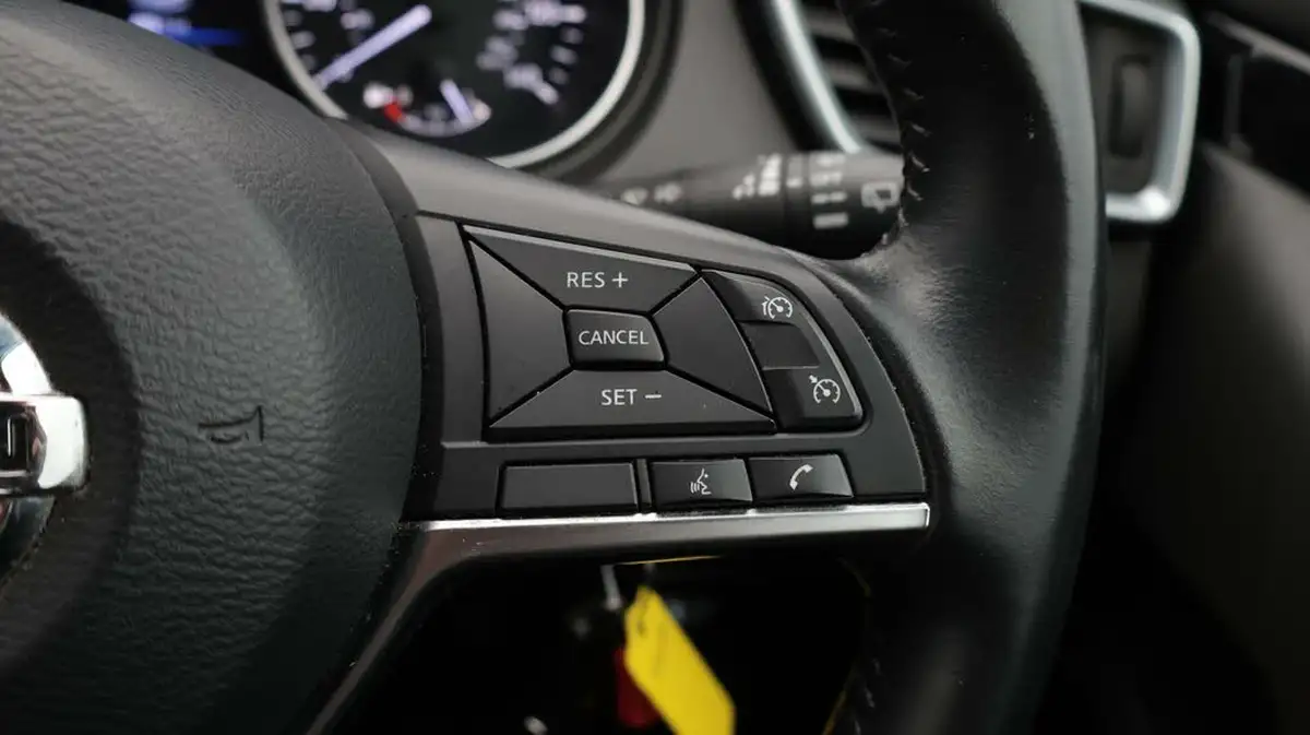 2020-nissan-qashqai-13-dig-t-acenta-premium-160ps-big-23