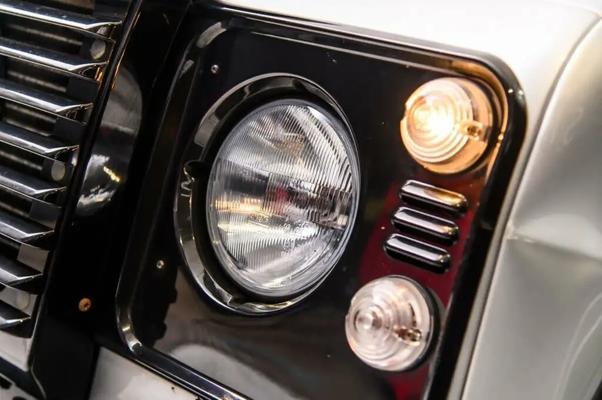 2015-land-rover-90-defender-22td-xs-hard-top-big-35