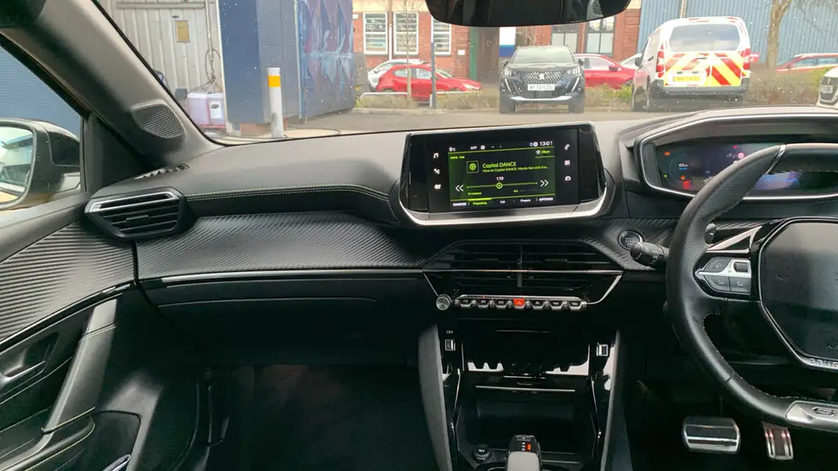 2020-peugeot-208-12-puretech-gt-line-130bhp-eat8-big-9