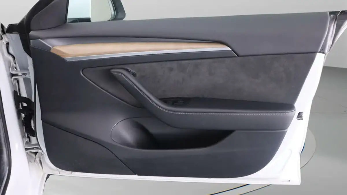 2021-tesla-model-3-e-long-range-awd-big-15