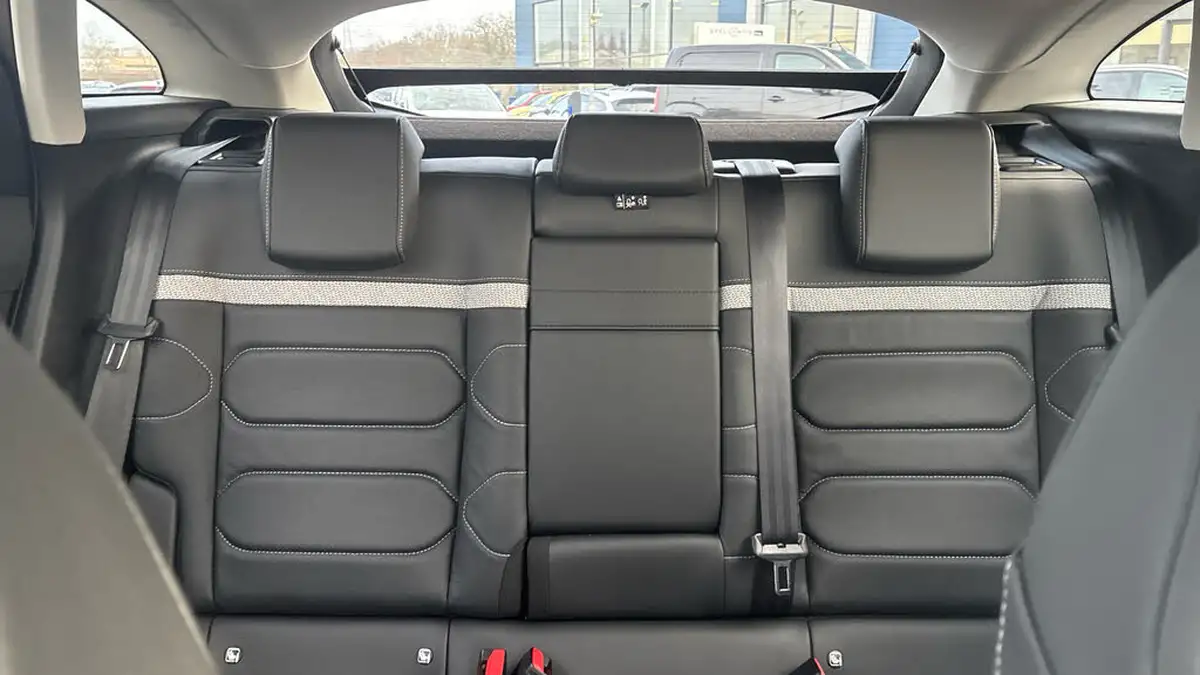 2022-citroen-c4-e-shine-plus-big-24