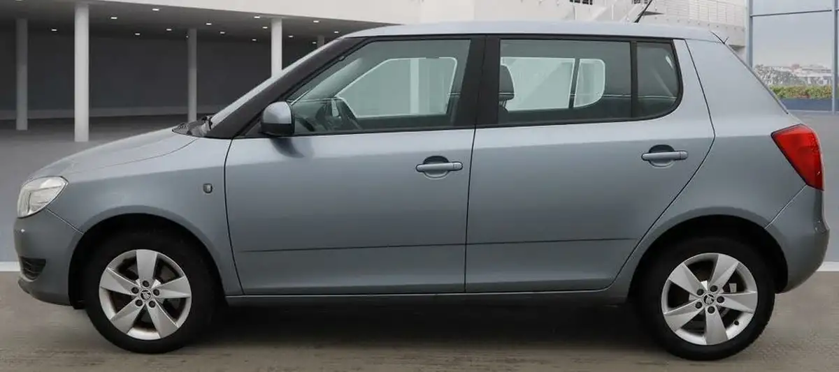 2013-skoda-fabia-16td-se-105ps-hatchback-big-4