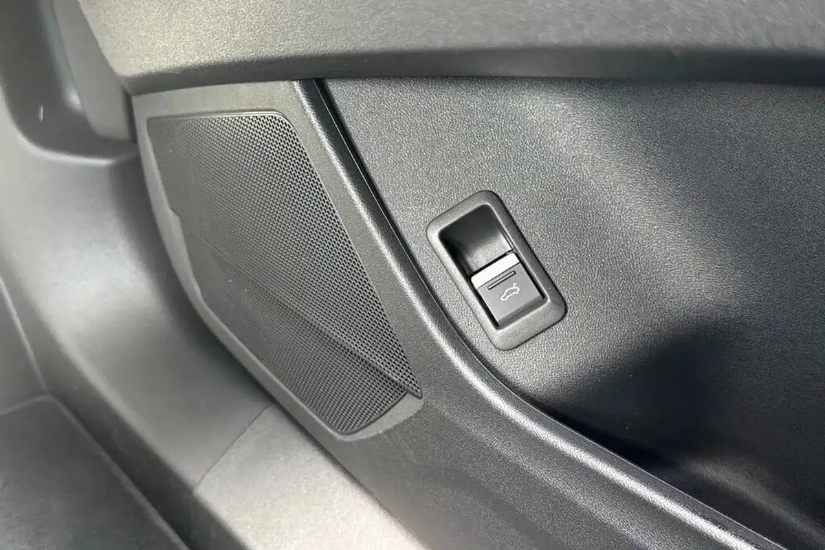 2024-audi-q4-e-tron-45e-black-edition-station-wagon-auto-big-25