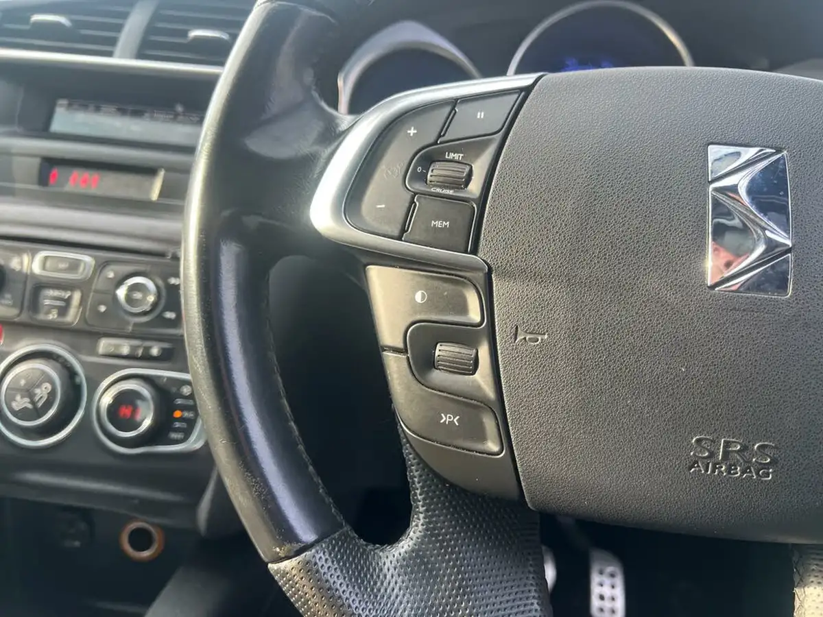 2012-citroen-ds4-16-dsport-big-11